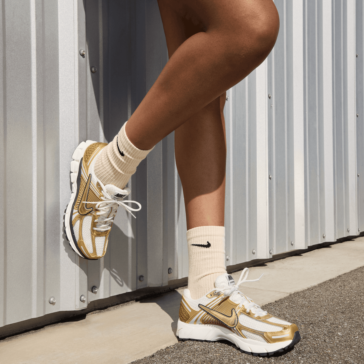 Women's Zoom Vomero 5 'Metallic Gold'