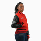 Chaqueta universitaria de lana desgastada para mujer