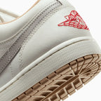 Jordan 1 Low Homme « Sail Fire Red College Grey »