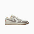 Jordan 1 Low Homme « Sail Fire Red College Grey »
