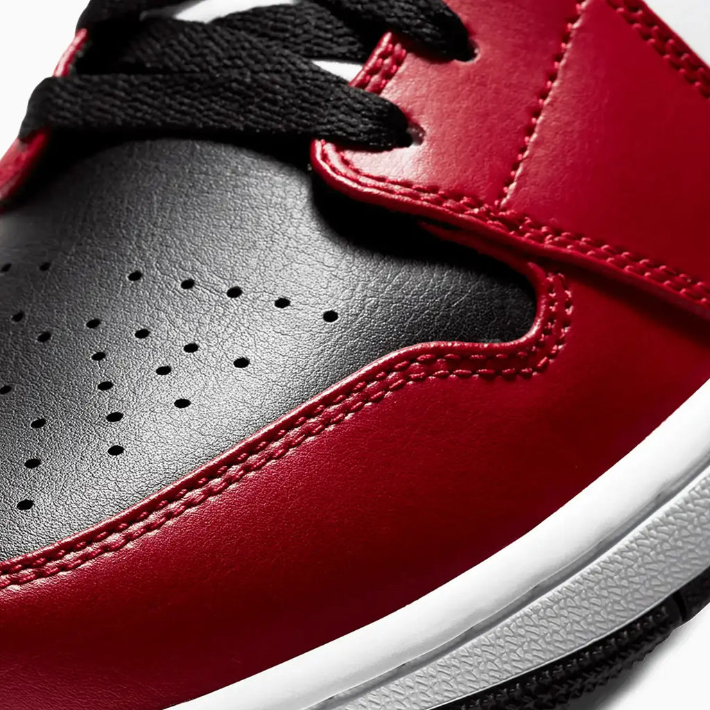 Jordan 1 Mid 'Chicago Toe' pour homme