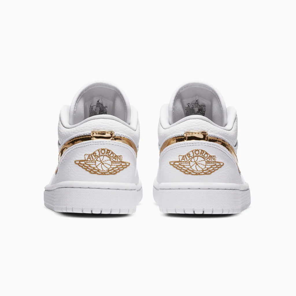Air Jordan 1 Low SE para mujer 'White Metallic Gold'