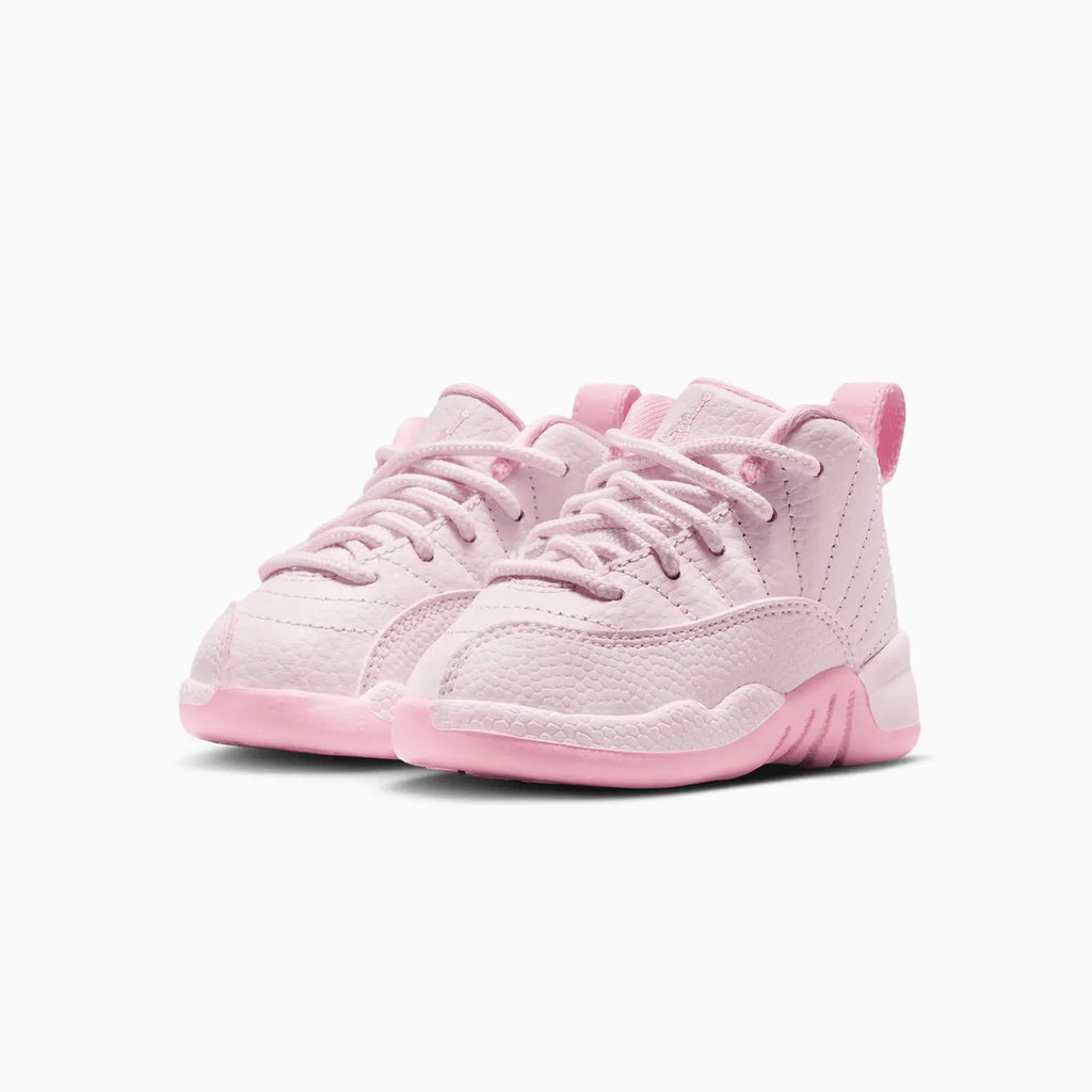 Air Jordan 12 Retro 'Pearl Pink' para niños pequeños