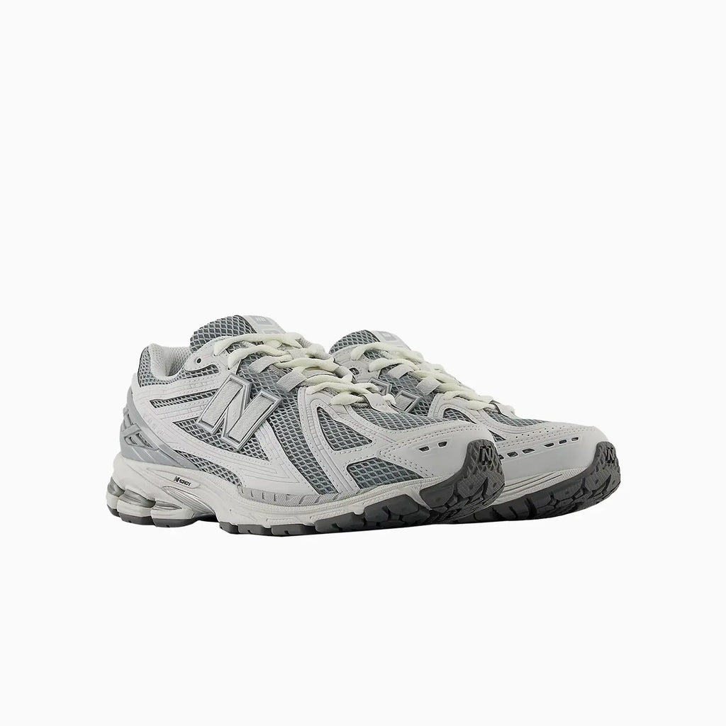 1906R « Grey Matter Silver Metallic »