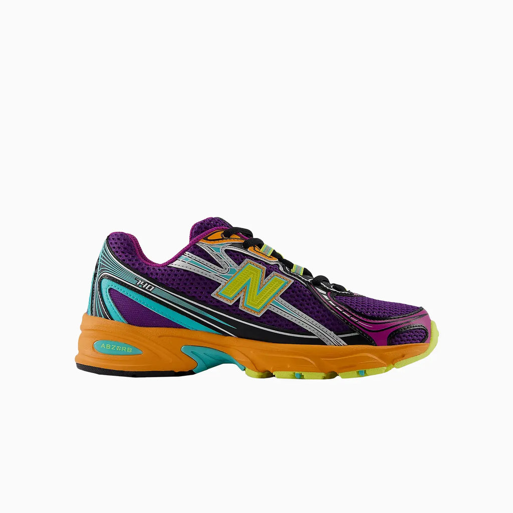 740 'Concord Grape Sun Glow'