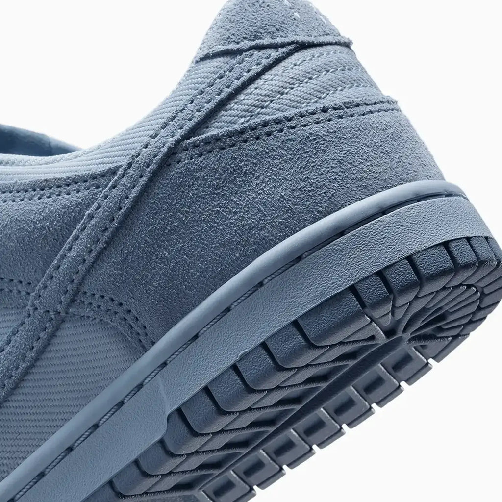 Kid's Dunk Low SE Grade School