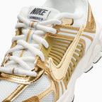 Chaussures Vomero 5 à lacets « Sail Metallic Gold » pour enfant en bas âge