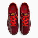 Nike Air Force 1 Low pour homme « Rouge équipe foncé et orange sécurité »