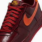 Nike Air Force 1 Low pour homme « Rouge équipe foncé et orange sécurité »
