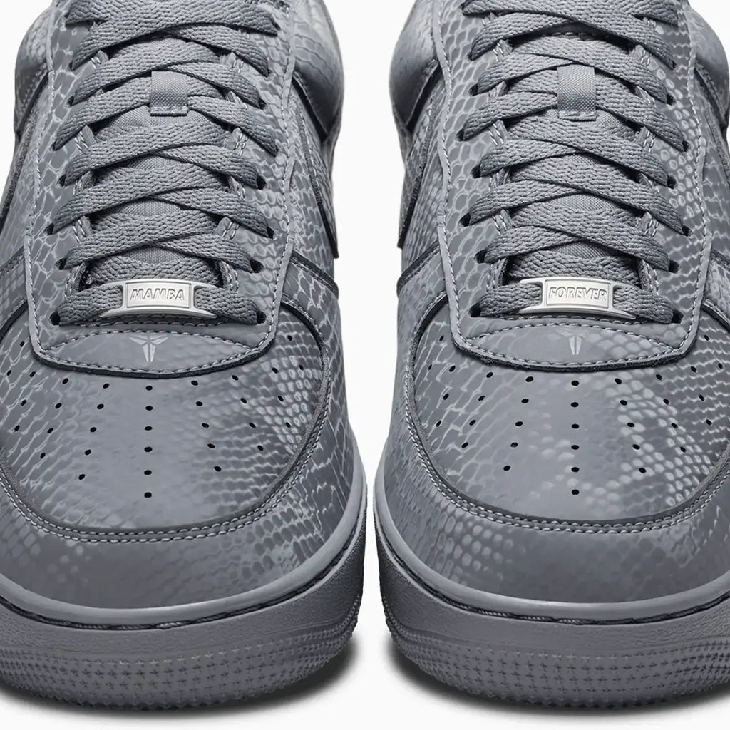 Chaussures basses Air Force 1 pour homme « Kobe Bryant Forever Cool Grey »