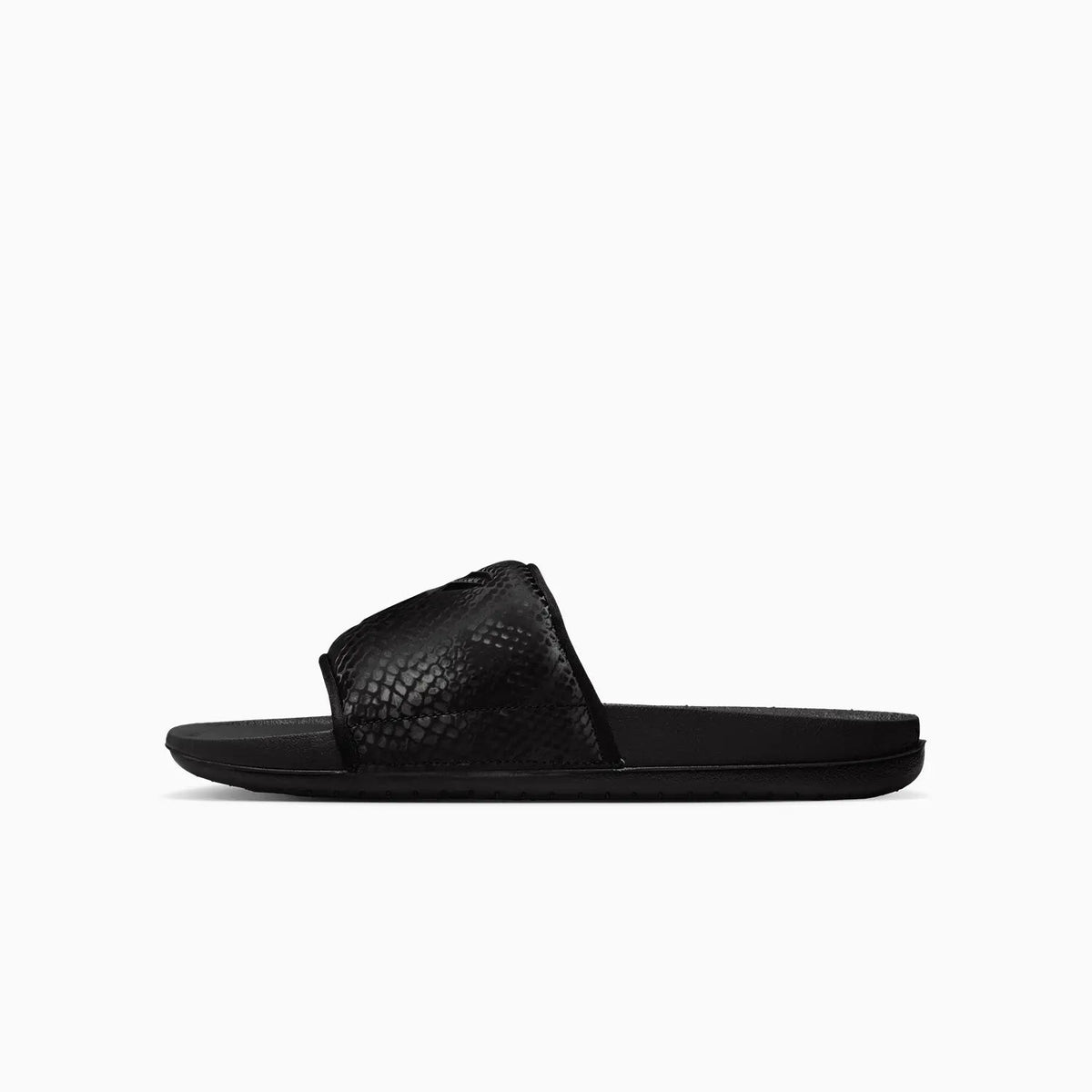 Chanclas Kobe Offcourt para hombre 'Triple Black'