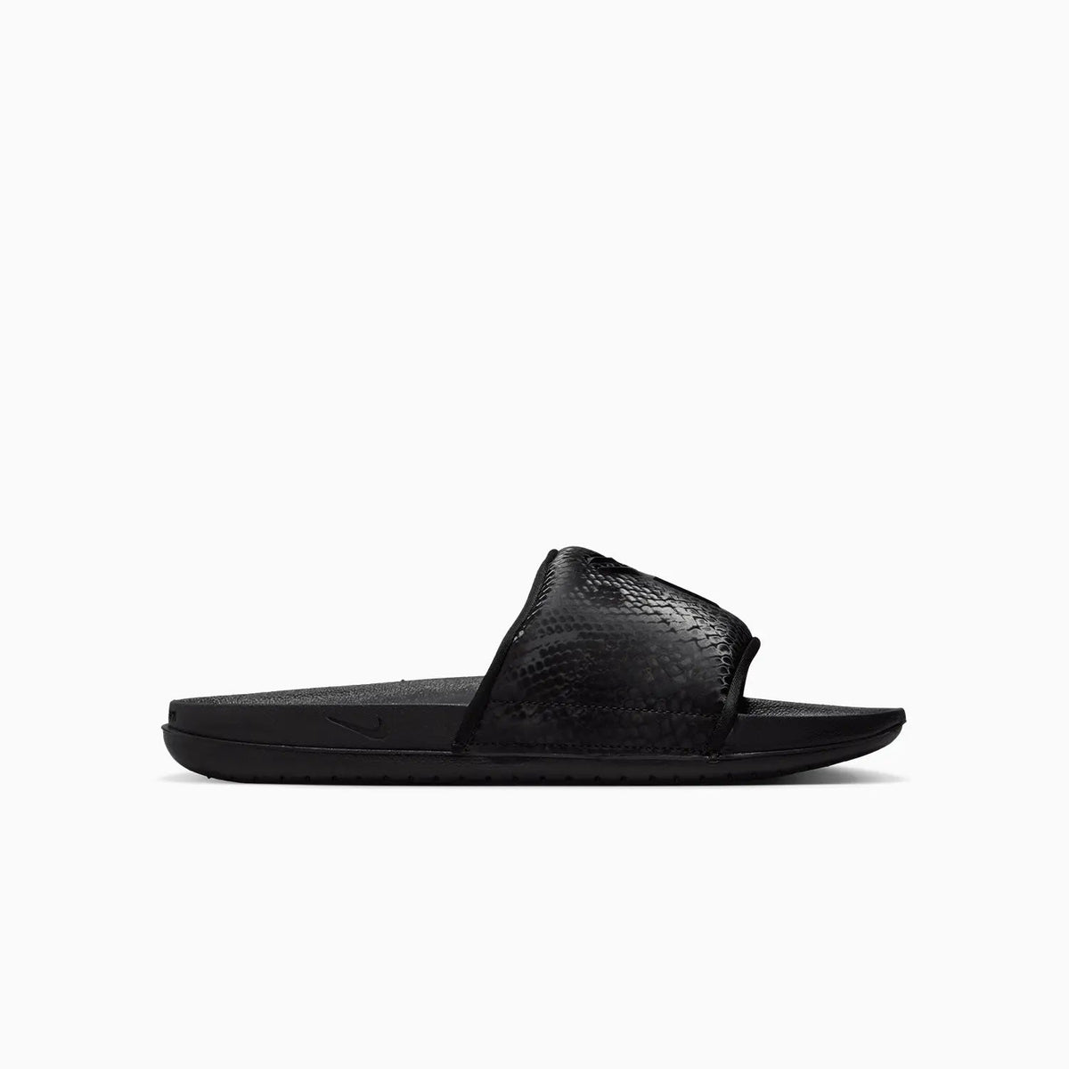 Chanclas Kobe Offcourt para hombre 'Triple Black'