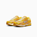 Zoom Vomero 5 Premium pour homme « Ocre jaune »