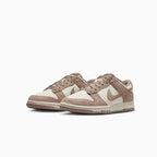Dunk Low para mujer 'Malt Gold Mini Swoosh'