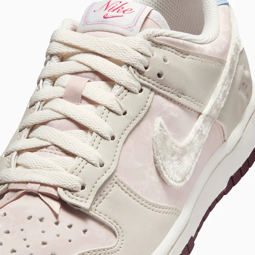 Dunk Low para mujer 'Día de San Valentín'