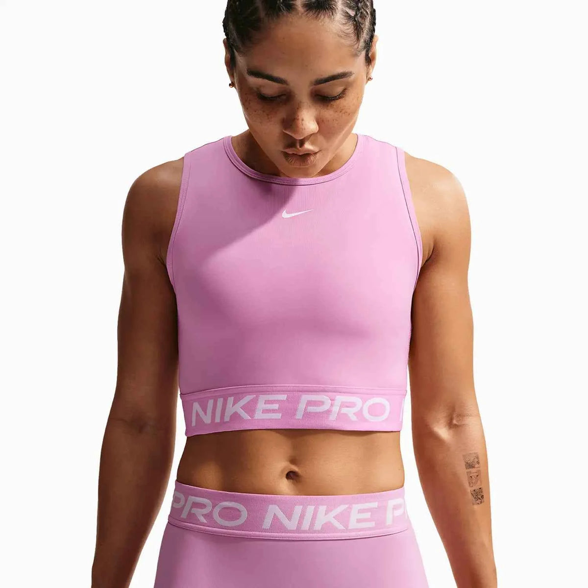 Women's Pro Dri-Fit Cropped Outfit