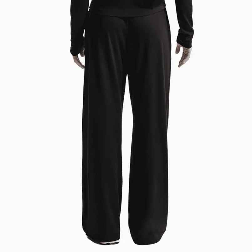 Women's Sportswear Chill Knit Outfit