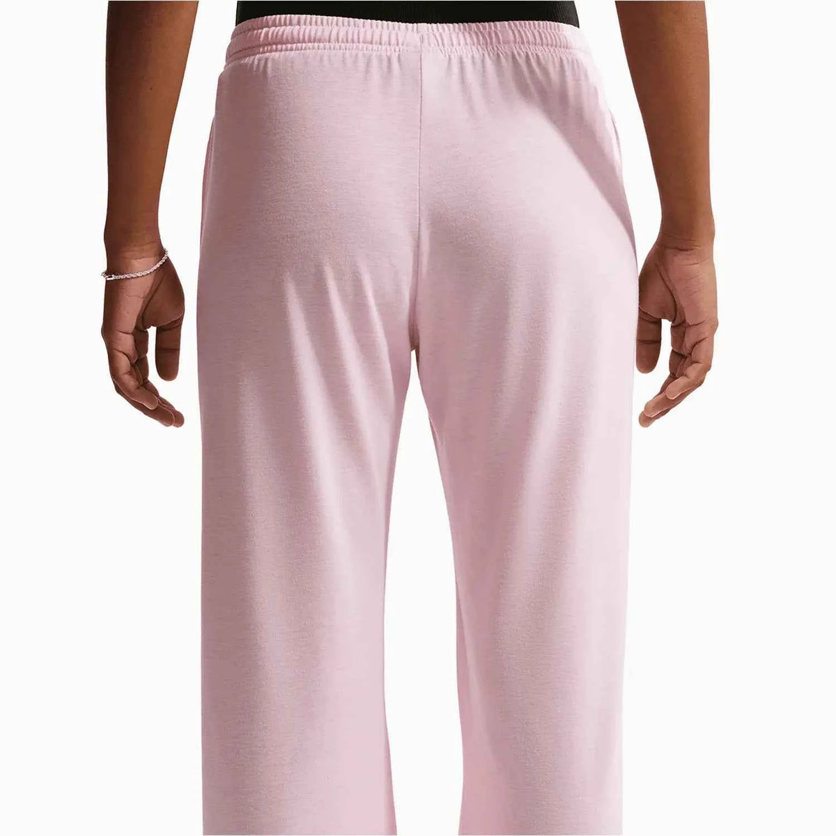 Women's Sportswear Chill Knit Outfit