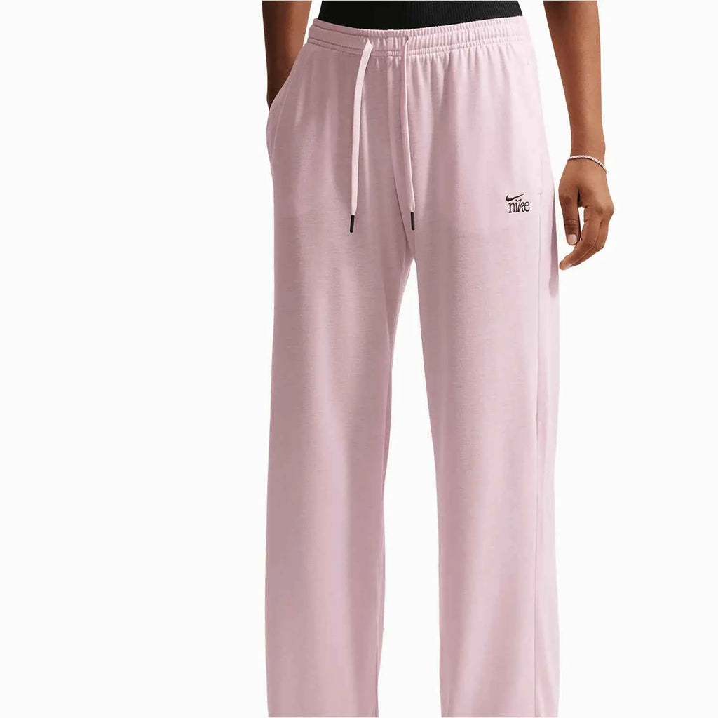 Women's Sportswear Chill Knit Outfit