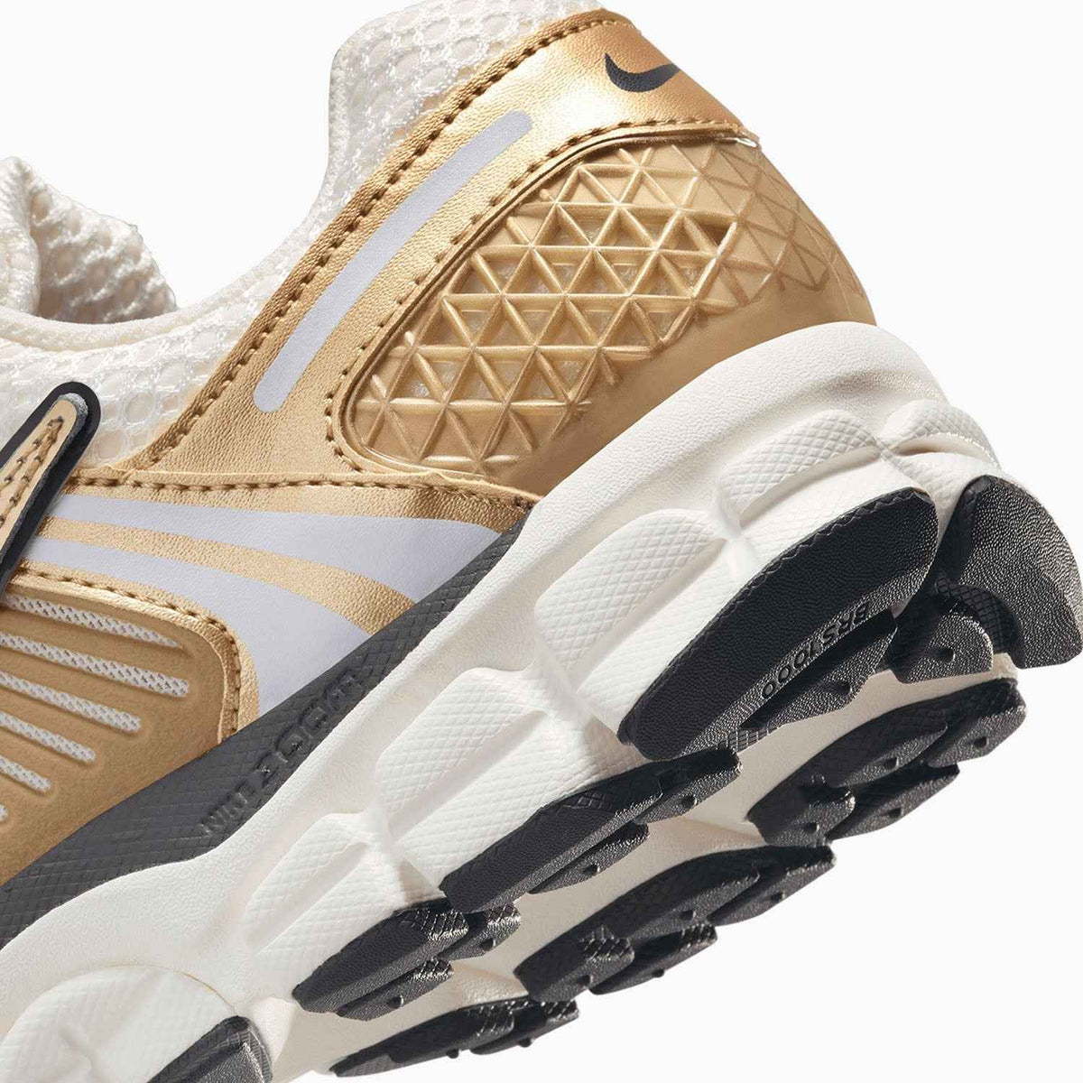 Women's Zoom Vomero 5 'Metallic Gold'