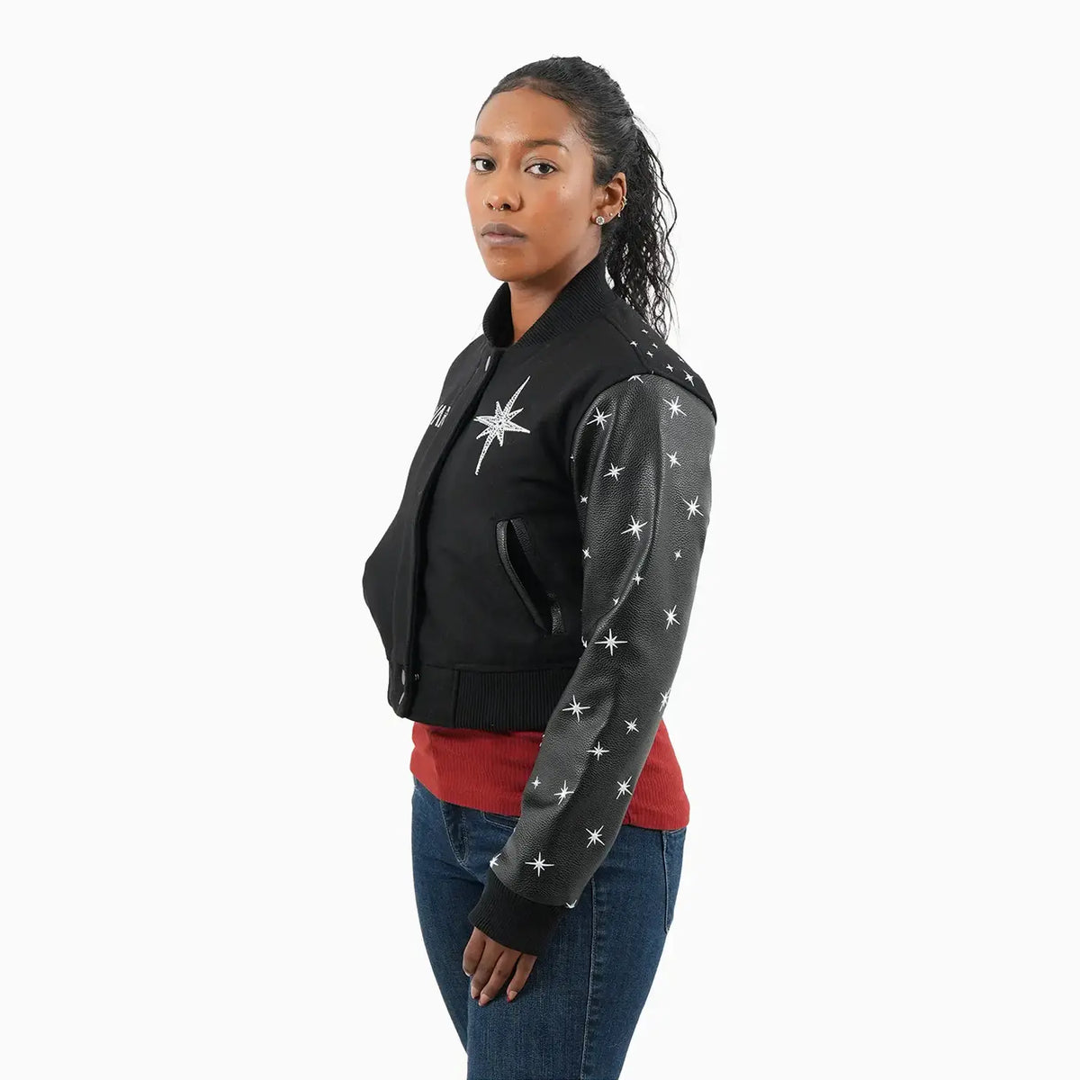 Chaqueta universitaria de lana desgastada para mujer