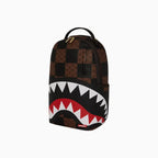 Ce grand sac à dos requin à carreaux
