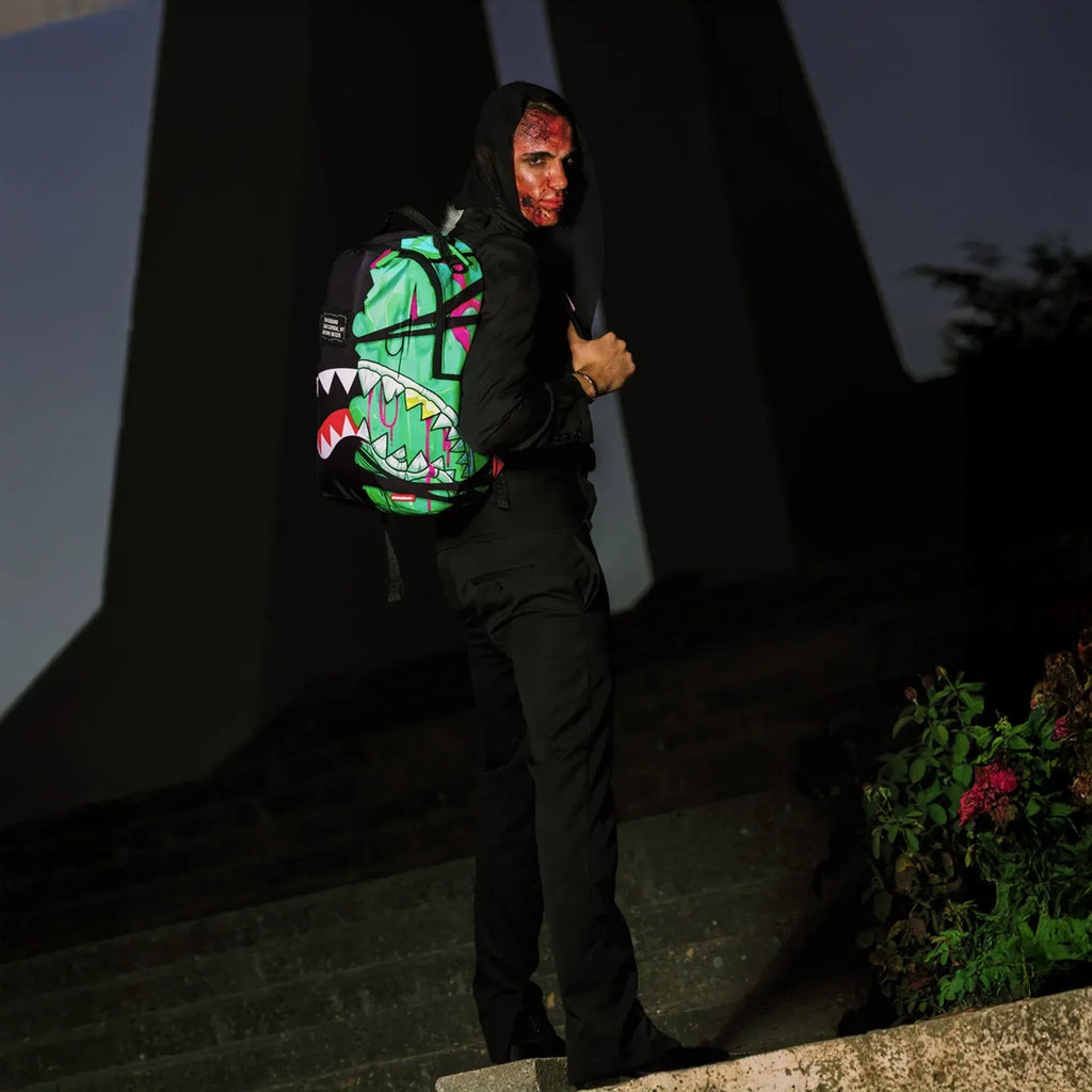 Mochila Central Tiburón Baba Zombi